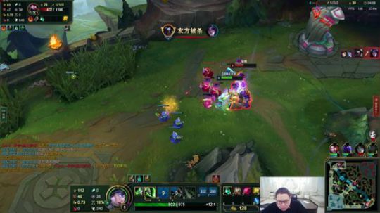 我在斗鱼看即将拥有人鱼线的PDD直播英雄联盟