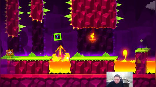 我在斗鱼看即将拥有人鱼线的PDD直播英雄联盟