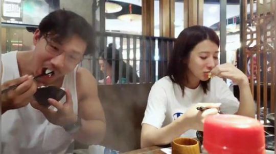带花花er训练，然后和小柒训练 2019-07-31 18点场