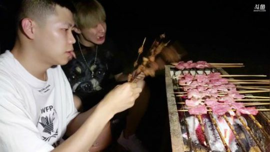小主播小王已开播。 2019-07-30 23点场