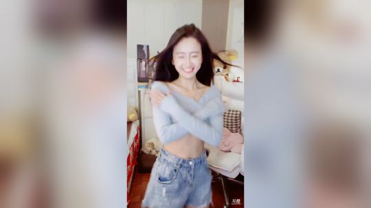 登月团丶离去发布了一个斗鱼视频2019-08-01