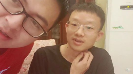 我在斗鱼看火力堂主直播户外