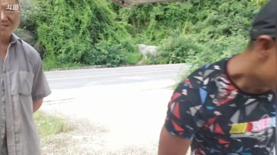 我在斗鱼看黑哥户外直播乡野