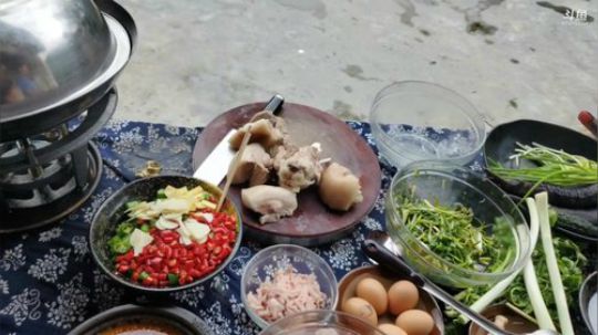 上山做饭饭(≧ω≦)/ 2019-07-30 16点场