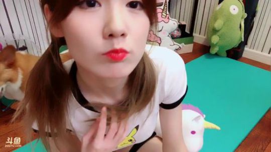 火轮星丶瓜小皮发布了一个斗鱼视频2019-08-05