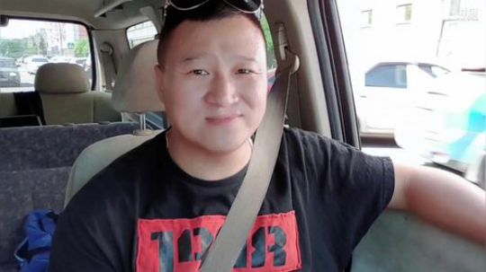 带美女感受异国风情。 2019-08-02 14点场