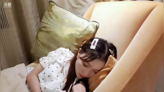 HHHISHHH发布了一个斗鱼视频2019-08-06