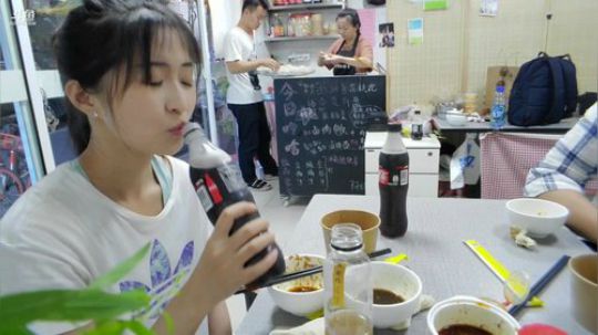 我在斗鱼看刘灶灶直播户外