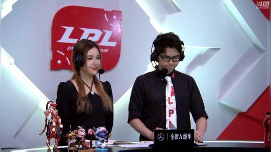 黑板君爱喝酸奶发布了一个斗鱼视频2019-08-06