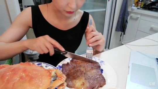 我在斗鱼看刘灶灶直播户外