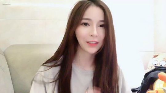 火轮星丶瓜小皮发布了一个斗鱼视频2019-08-07