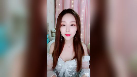 我在斗鱼看菁菁Krystal直播颜值