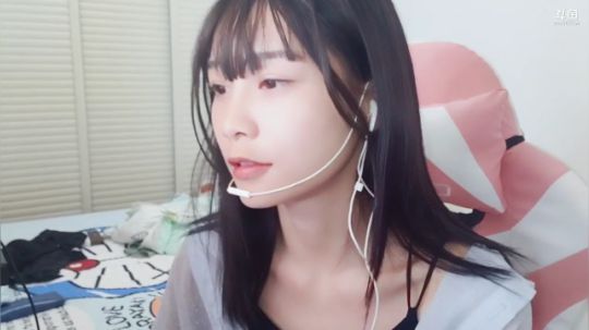 肖淑洁生命中的光和盐发布了一个斗鱼视频2019-08-07