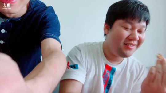 老表：出门两天，手机直播！ 2019-08-08 15点场