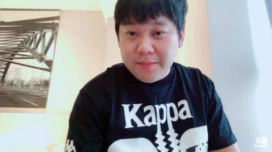 老表：出门两天，手机直播！ 2019-08-09 16点场