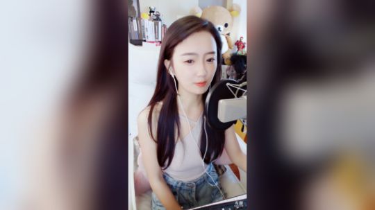 登月团丶离去发布了一个斗鱼视频2019-08-10