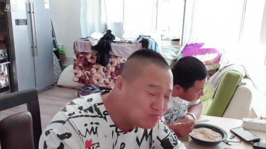 晚点见一下新美女，精彩继续。 2019-08-10 12点场