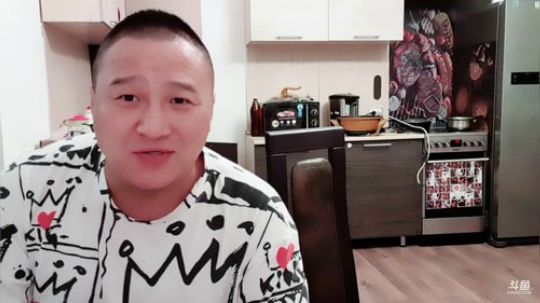 晚点见一下新美女，精彩继续。 2019-08-11 01点场