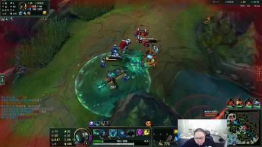 我在斗鱼看即将拥有人鱼线的PDD直播英雄联盟