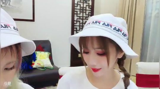 火轮星丶瓜小皮发布了一个斗鱼视频2019-08-17