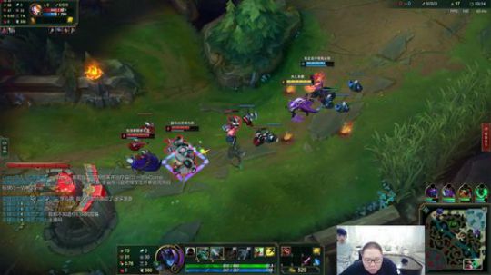 我在斗鱼看即将拥有人鱼线的PDD直播英雄联盟