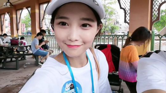肖淑洁生命中的光和盐发布了一个斗鱼视频2019-08-17
