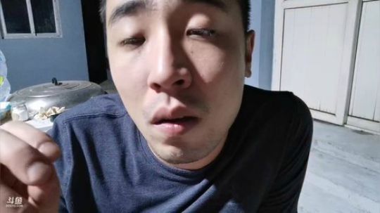 我在斗鱼看无尽无尽的无尽直播美食
