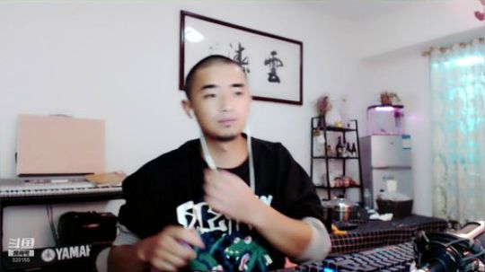 鹏哥哥周榜第一！感谢大哥 2019-08-19 00点场