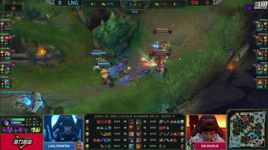 我在斗鱼看英雄联盟赛事直播英雄联盟