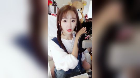 登月团丶离去发布了一个斗鱼视频2019-08-19