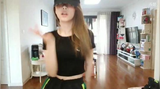 如风的smile发布了一个斗鱼视频2019-08-19