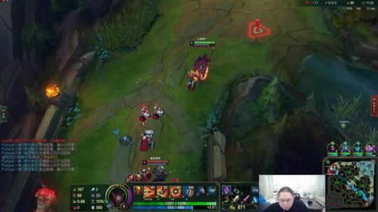 我在斗鱼看即将拥有人鱼线的PDD直播英雄联盟