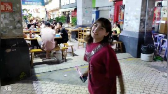 火轮星丶瓜小皮发布了一个斗鱼视频2019-08-21
