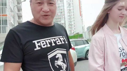 美女队伍逐渐变大，才艺展示多元化。 2019-08-20 17点场