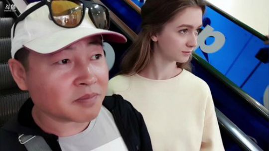 美女队伍逐渐变大，才艺展示多元化。 2019-08-21 14点场