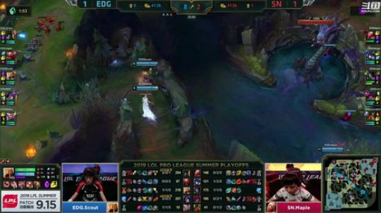 我在斗鱼看英雄联盟赛事直播英雄联盟