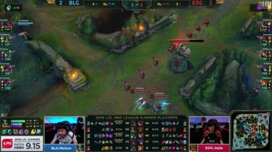 我在斗鱼看英雄联盟赛事直播英雄联盟