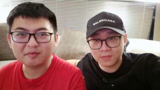我在斗鱼看小鱼小鱼吃虾米直播户外