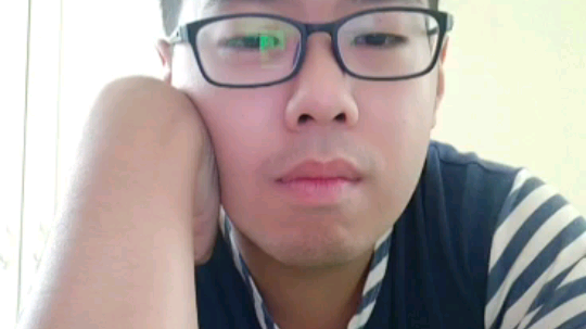 无聊犯傻中，是不是很想抽我[呲牙]