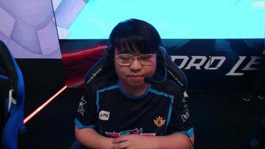 HHHISHHH发布了一个斗鱼视频2019-08-27