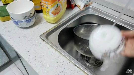 菜菜的瓜皮帽发布了一个斗鱼视频2019-08-28