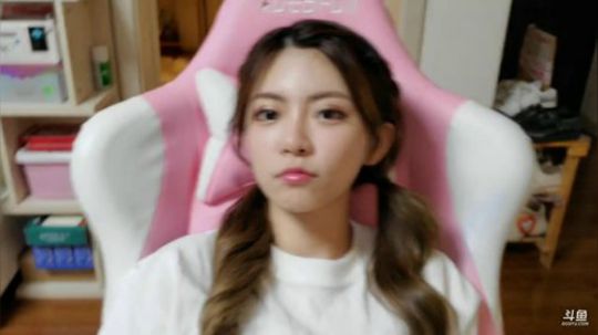 圆园团团发布了一个斗鱼视频2019-08-29