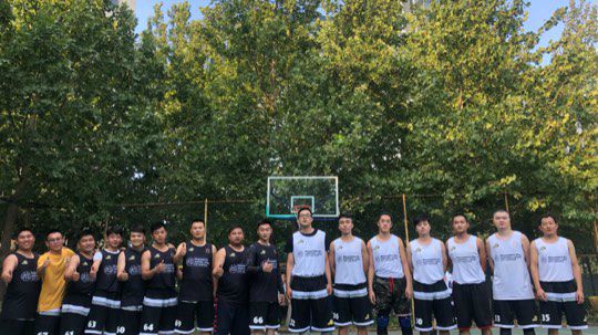 后现代篮球赛4点场