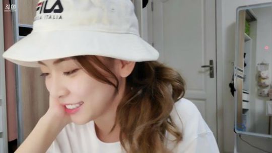 圆园团团发布了一个斗鱼视频2019-08-31