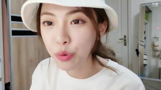 菜菜的瓜皮帽发布了一个斗鱼视频2019-08-31