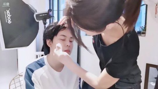 拍个照片嘻嘻 2019-09-01 17点场