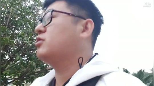 我在斗鱼看火力堂主直播户外