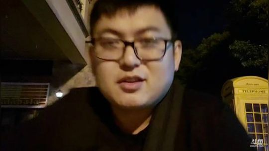 我在斗鱼看火力堂主直播户外