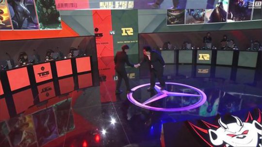 根本阿呆发布了一个斗鱼视频2019-09-04