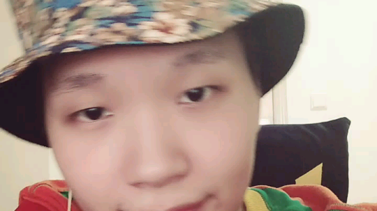 边打游戏边听Trap 久而久之就会变成不太聪明的亚子 类似雾